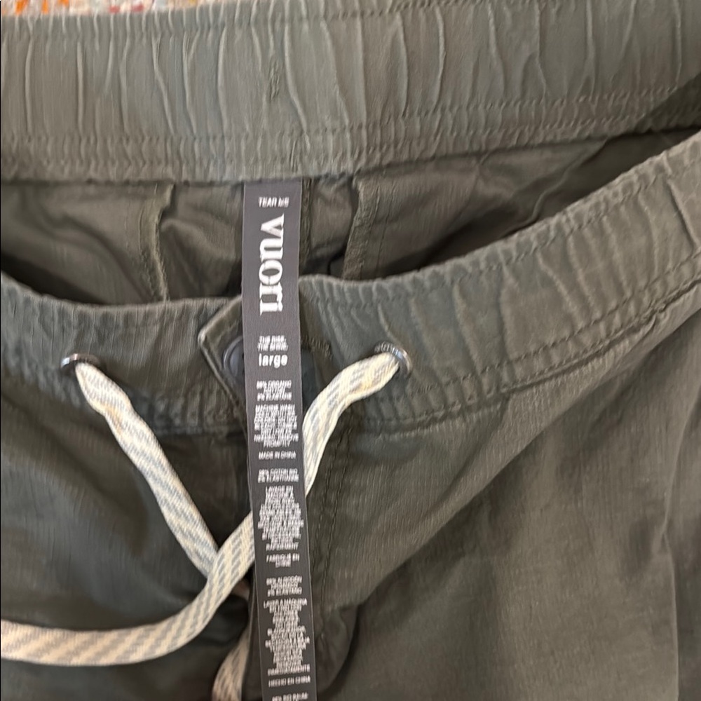 Vuori Olive Green Women's Pants - Picture 2 of 4